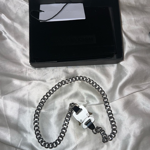 1017 ALYX 9SM
Silver Metal Buckle Necklace - Picture 4 of 5